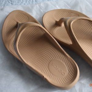 Oofos Women's Oolala Sandal